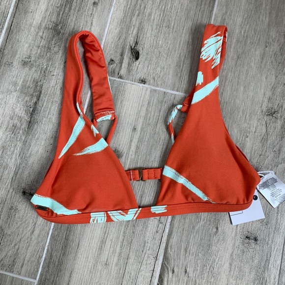 SOLD O’Neill Slater Halter NWT - Picture 1 of 3